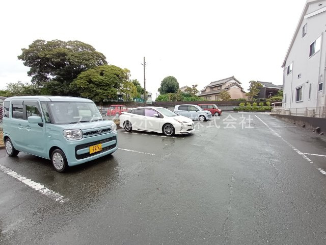 ベネッセレ豊橋西の駐車場