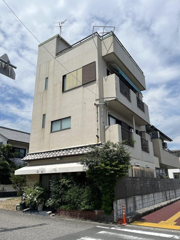 高知市桟橋通　店舗付き住宅の外観