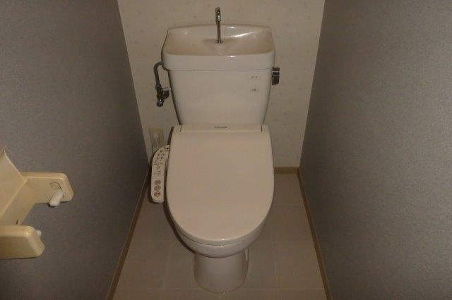 倉敷市新田のアパートのトイレ|ウォシュレット