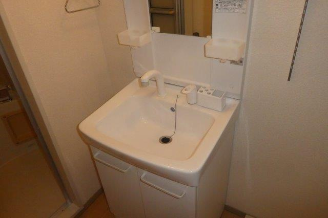倉敷市新田のアパートの独立洗面台|シャンプードレッサー