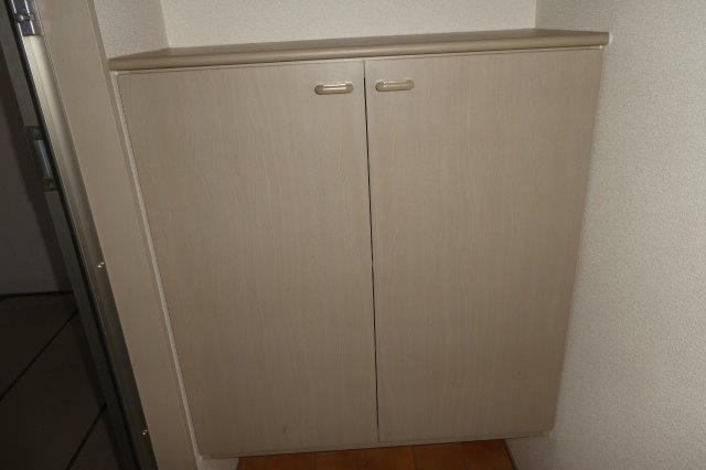 倉敷市新田のアパートの内装|シューズボックス