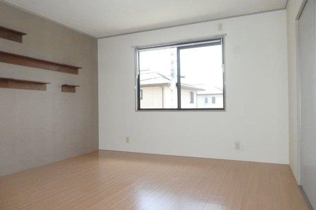 倉敷市新田のアパートの洋室