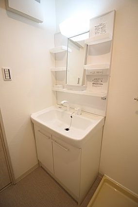 クレスト六甲の独立洗面台