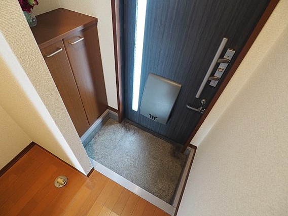 シャーメゾン本山北町の玄関