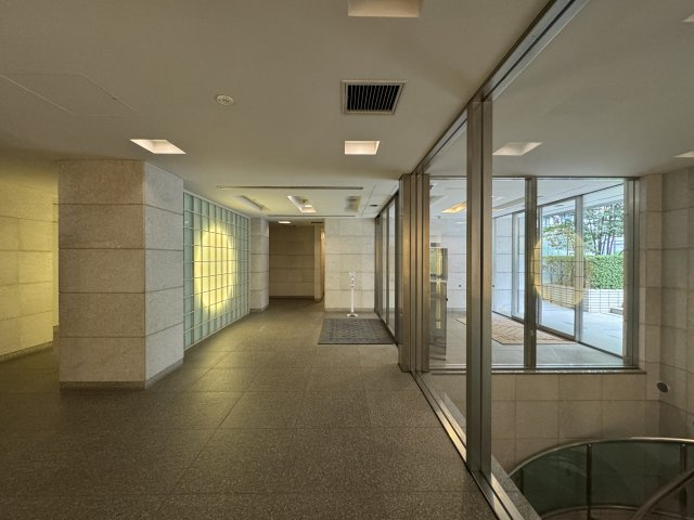 フォルム四谷外苑東のエントランス