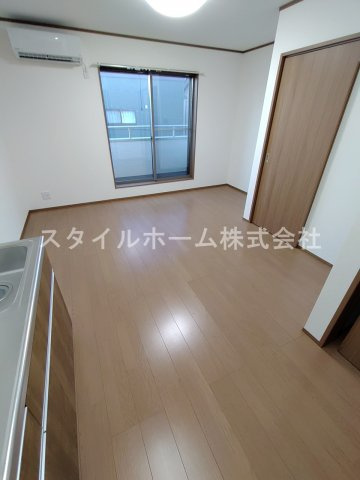パティオ王ヶ崎町の居間・リビング