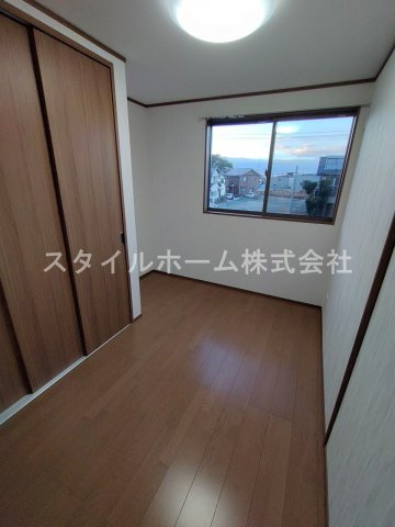 パティオ王ヶ崎町の居間・リビング
