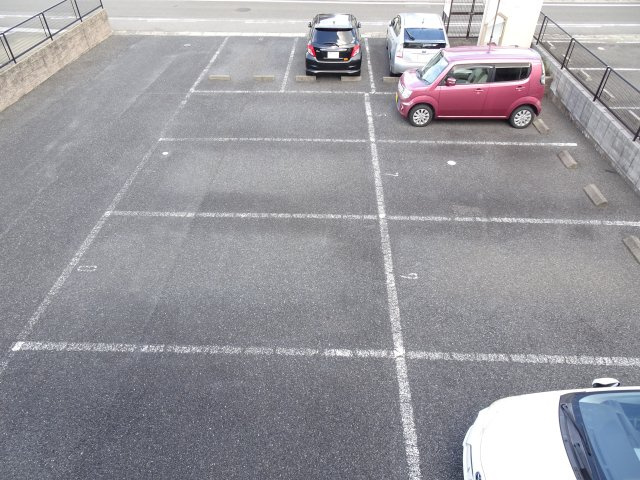 コンフォート貴美Bの駐車場