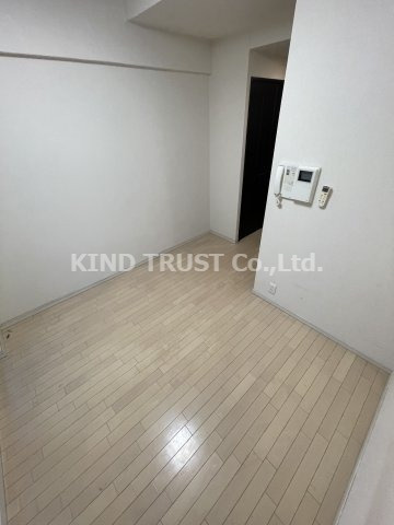 サムティ梅田インターコアの居間・リビング