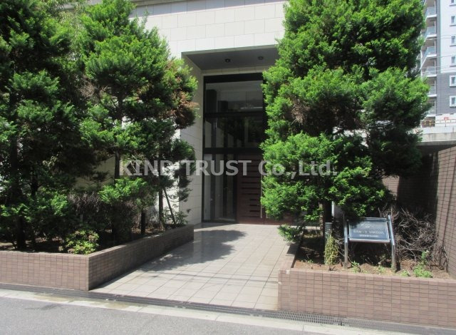 サムティ梅田インターコアのエントランス