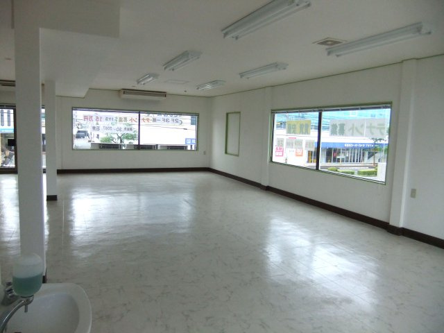 米原　庄司ビルの内装