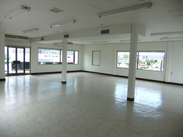 米原　庄司ビルの内装