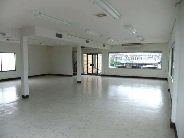 米原　庄司ビルの内装