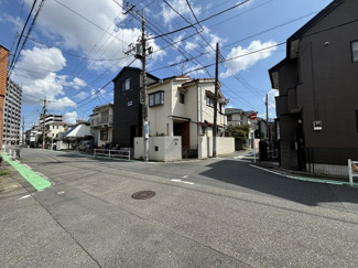 【外観】 | 8ｍ×4ｍ公道の角地の解放感を是非とも現地でご確認下さい。