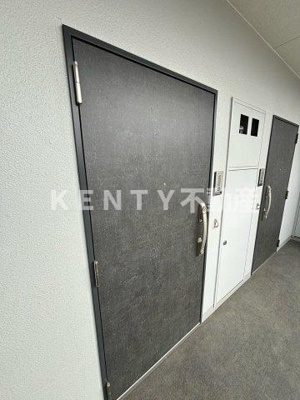 【玄関】 | クオリタス品川南 | 収納もある玄関です