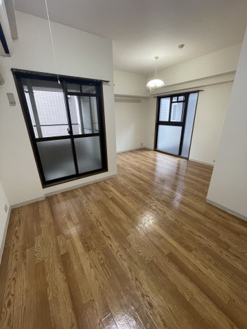 デルガトーレ天満の居間・リビング