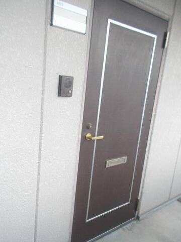 アースウエルの玄関