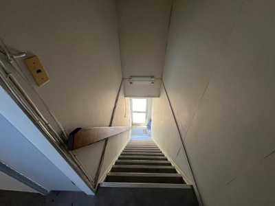 【玄関】 | 博労町テナントビル２階