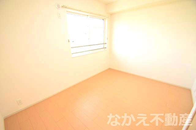 【寝室】 | 使い勝手のいい寝室です