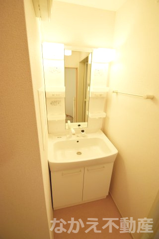 【洗面所】 | 明るい洗面所です