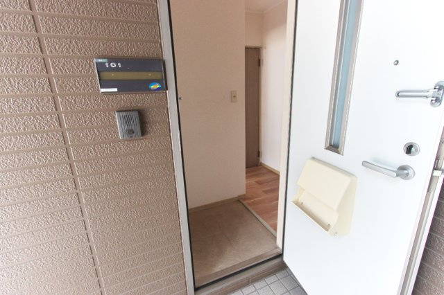 メゾン彩の玄関