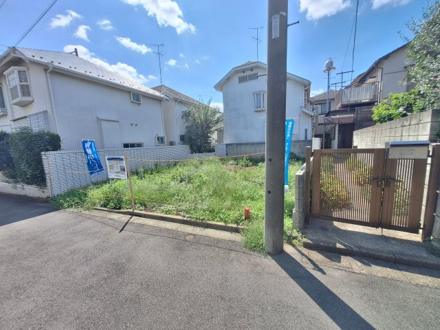 【前面道路含む現地写真】 | 三鷹市井の頭3丁目　土地 | 30.97坪の整形地！お好きなハウスメーカーさんでの建築が可能です。建物参考プランもご用意しております。井の頭恩賜公園お近く、利便性と緑が共存する好立地です！！