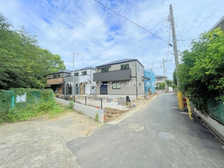 【前面道路含む現地写真】