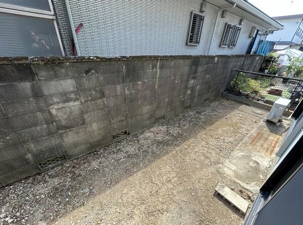 奥田貸家中央棟の庭