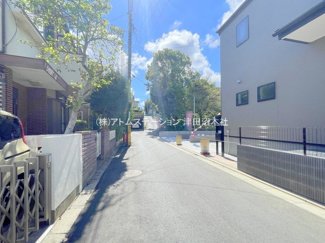 【前面道路含む現地写真】