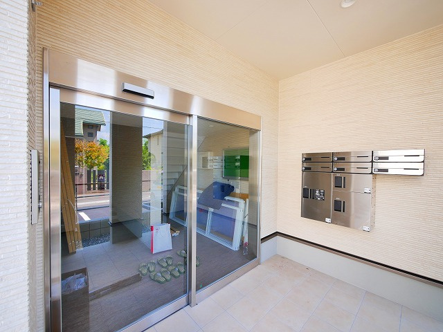 アイメゾン誓願寺のエントランス