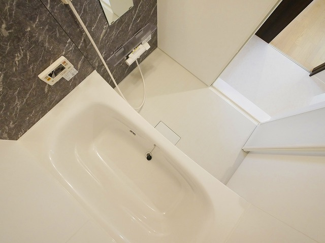 アイメゾン誓願寺の浴室