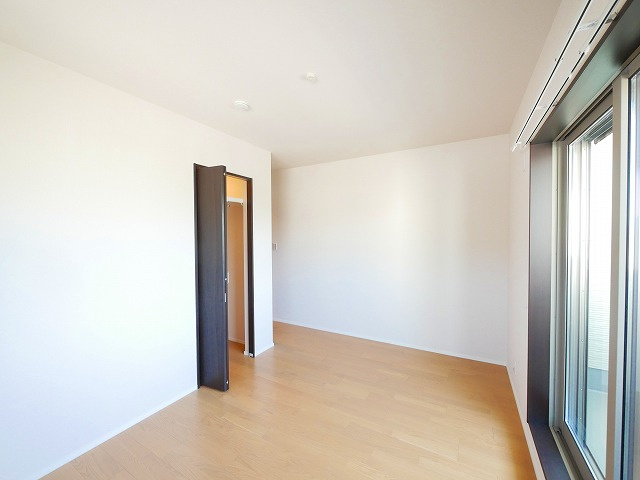 アイメゾン誓願寺の洋室