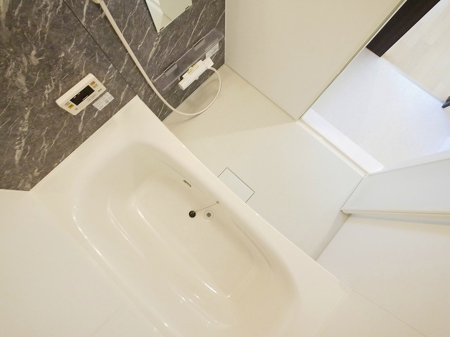 アイメゾン誓願寺の浴室