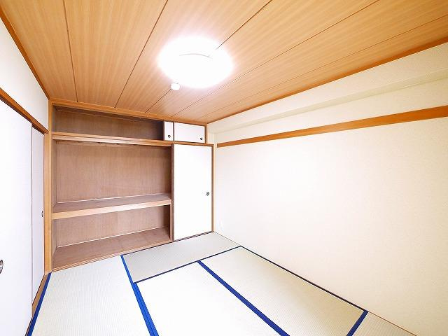 秋篠タウンハイツの和室|来客時にも便利な和室付き