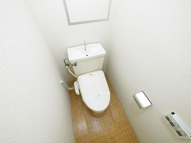 秋篠タウンハイツのトイレ|落ち着いたトイレです
