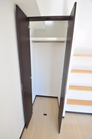 大阪市都島区都島本通４丁目の賃貸マンションの収納