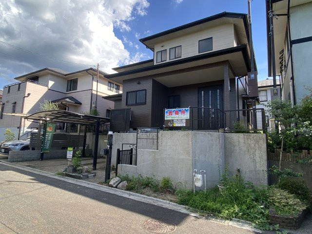 木津川市州見台　中古戸建の外観|外はこのようになっています