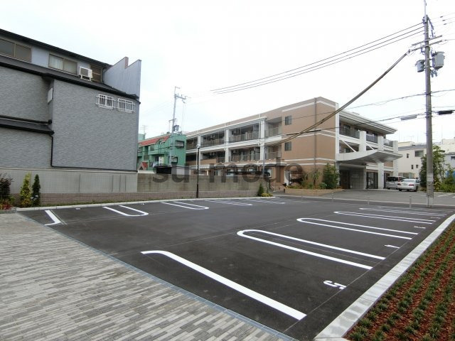 ノースフライトの駐車場