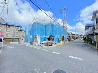 【前面道路含む現地写真】