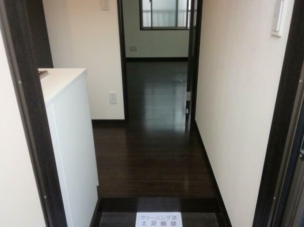 杉並区西荻南２丁目のアパートの玄関