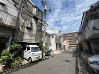 【前面道路含む現地写真】 | 全居室６帖以上のゆとりある住まいですよ♪のびのびゆったりと過ごす癒しの住まい♪