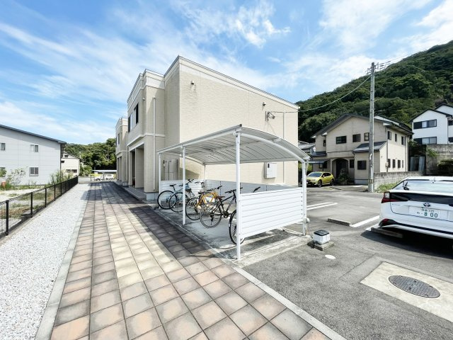 アルテオン南蔵本の駐車場