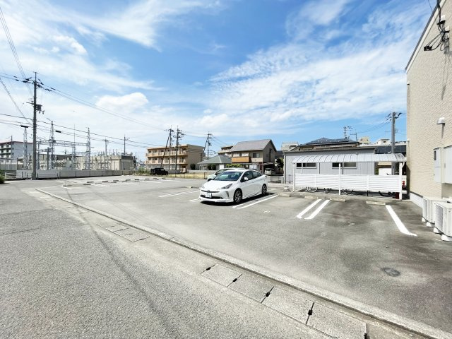 アルテオン南蔵本の駐車場