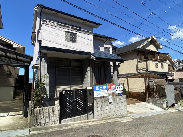 京田辺市薪畠　リノベーション住宅の外観|きれいな外観です