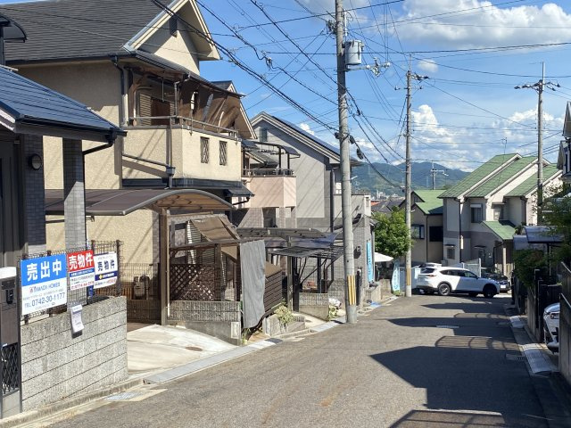 京田辺市薪畠　リノベーション住宅の前面道路含む現地写真|前面道路含む現地写真です