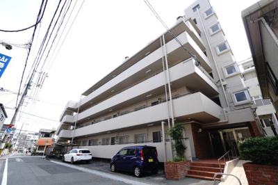 【外観】 | 【リフォーム済】藤和舟入コープ | 【資料には掲載していない情報】
物件の陽当りや通風・仕様設備やお部屋の大きさの比較、
近隣・周辺環境や街並みなど、資料には掲載していない情報が
現地にはたくさんあります。是非ご確認ください。