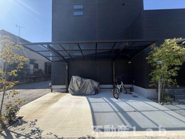 ラルーチェ松橋駅前の駐車場