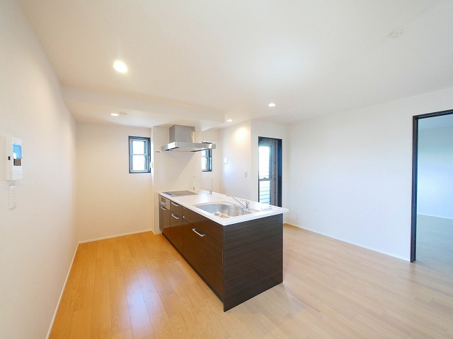 アイメゾン誓願寺の居間・リビング|ゆったりとしたリビングです