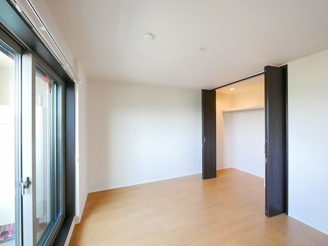 アイメゾン誓願寺の洋室|使い勝手のいい洋室です