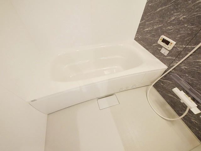 アイメゾン誓願寺の浴室